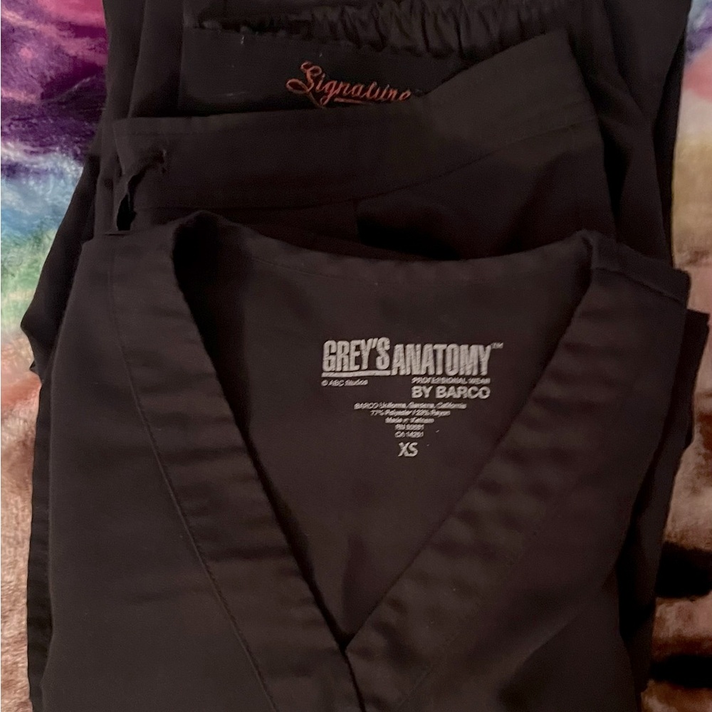 Greys anatomy black scrubs